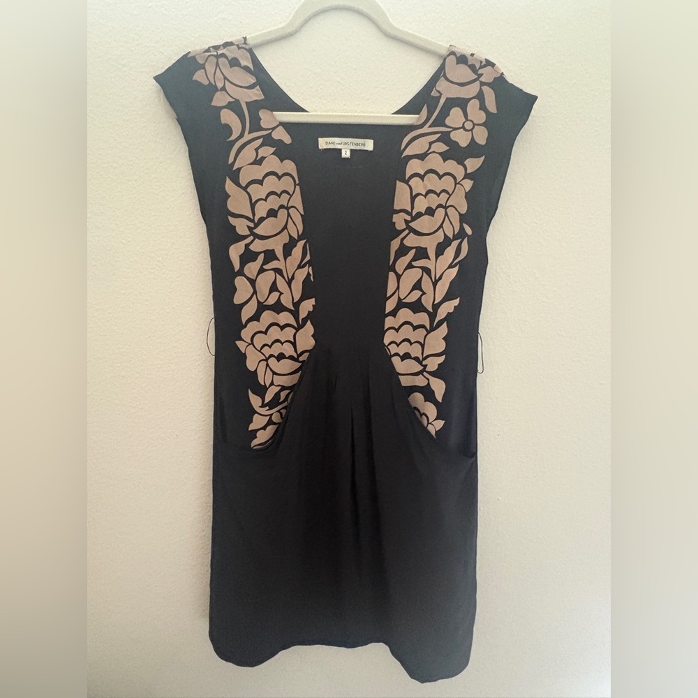 Diane Von Furstenberg Black and Tan Floral Silk Dress